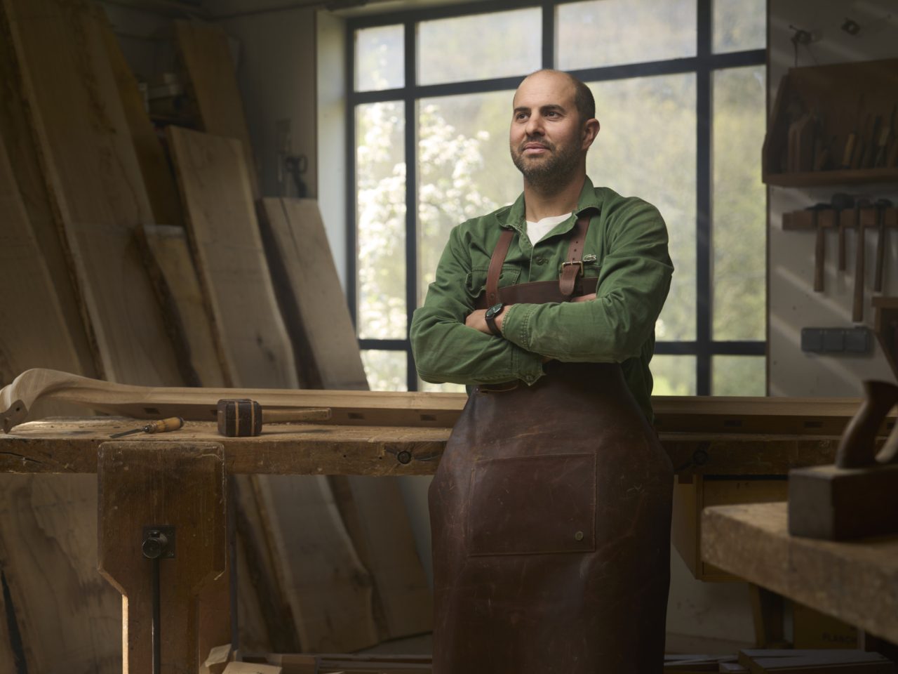 Xavier dans son atelier d’ébénisterie